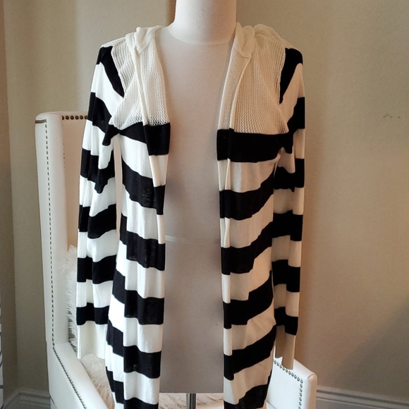 Sweater - Picture 1 of 1